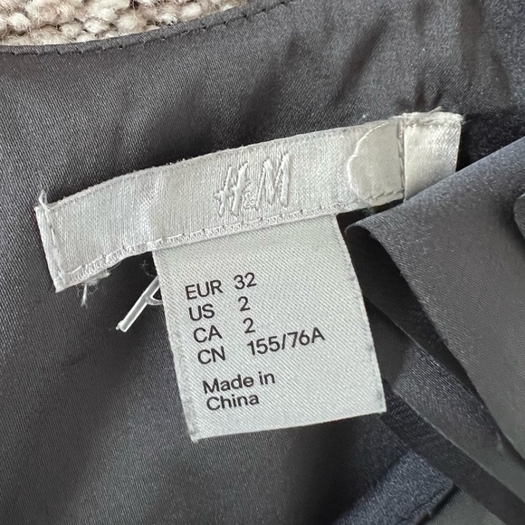 H&M Grey bubble Dress - Picture 4 of 6